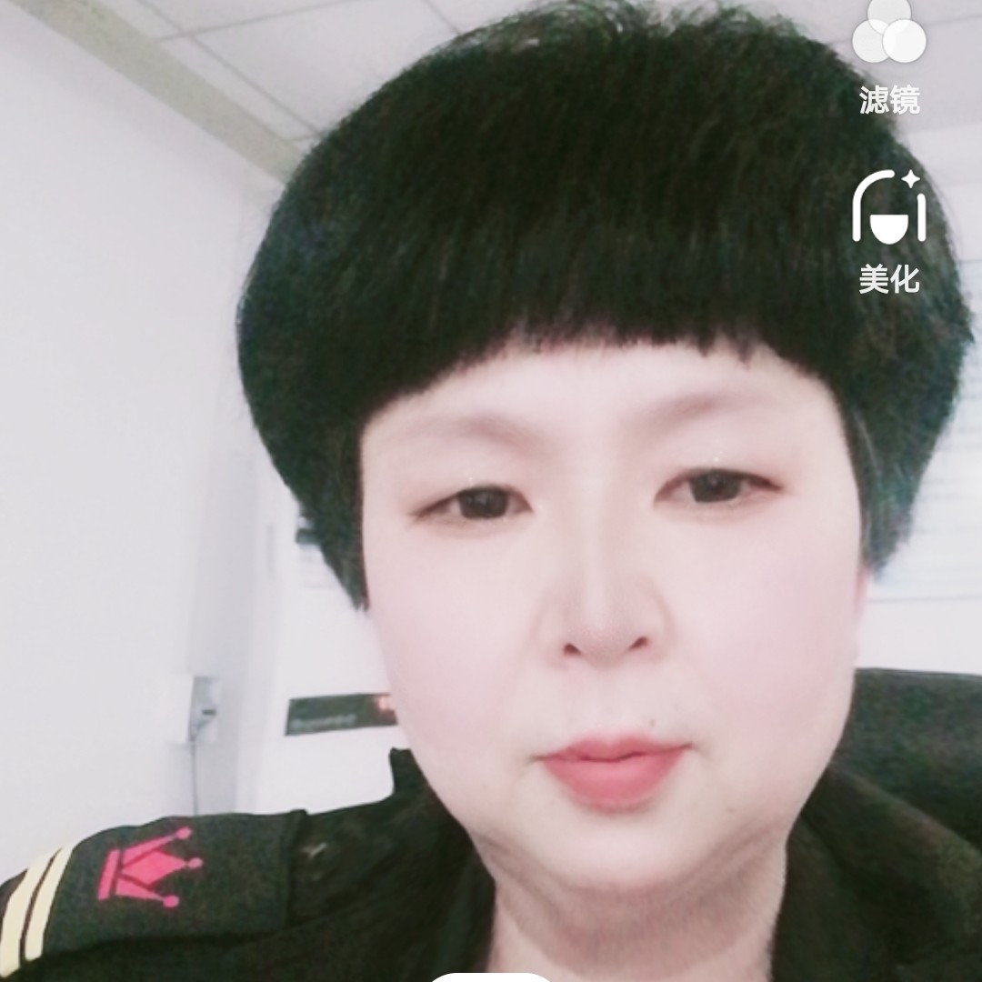无语和百褶裙的照片