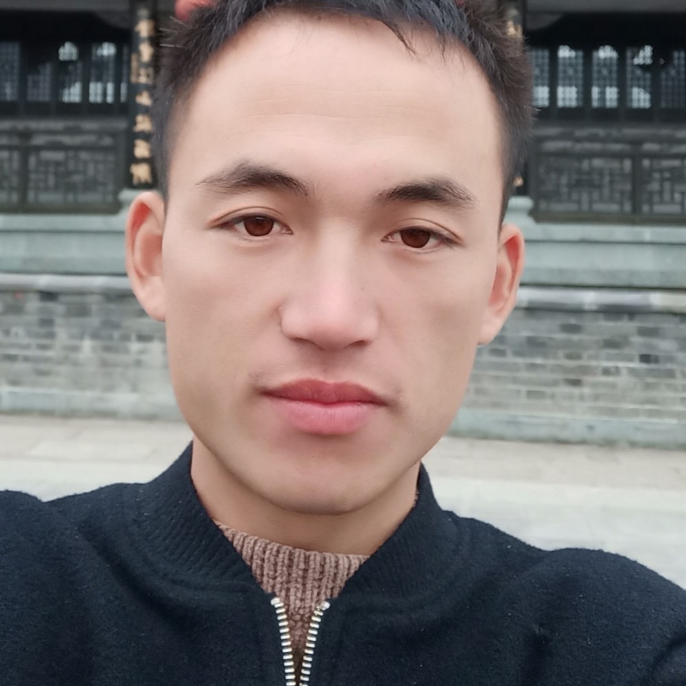 白云浅吻畅快的照片