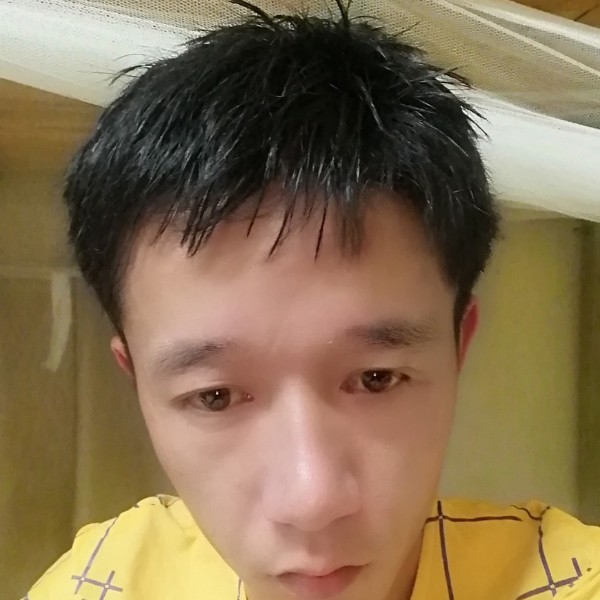娇气浅吻石头的照片