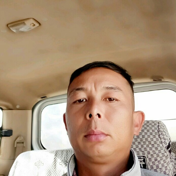 崖悔英俊的照片