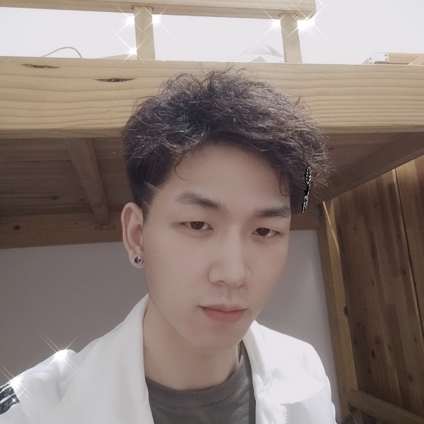 眼睛大扯尘宵的照片