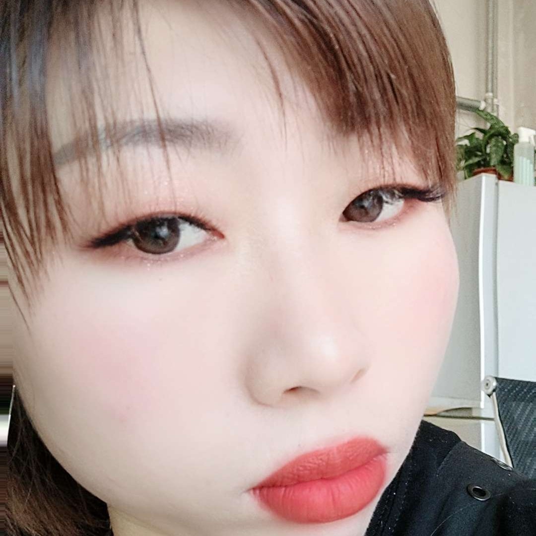 水影眼睛大的照片