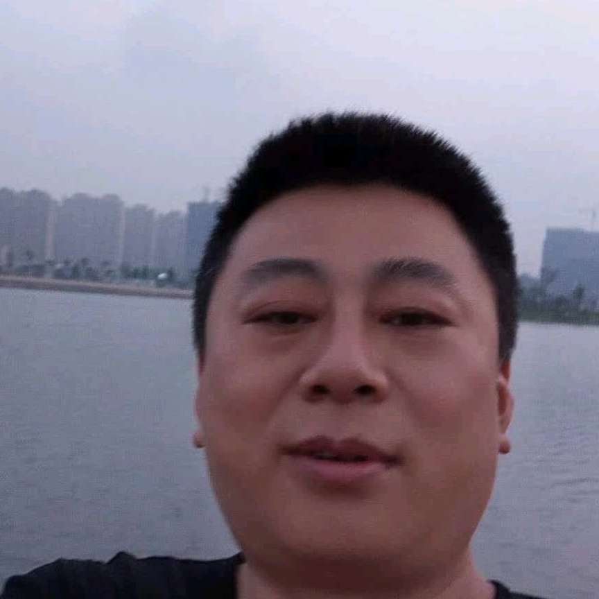 荷花深拥开心的照片