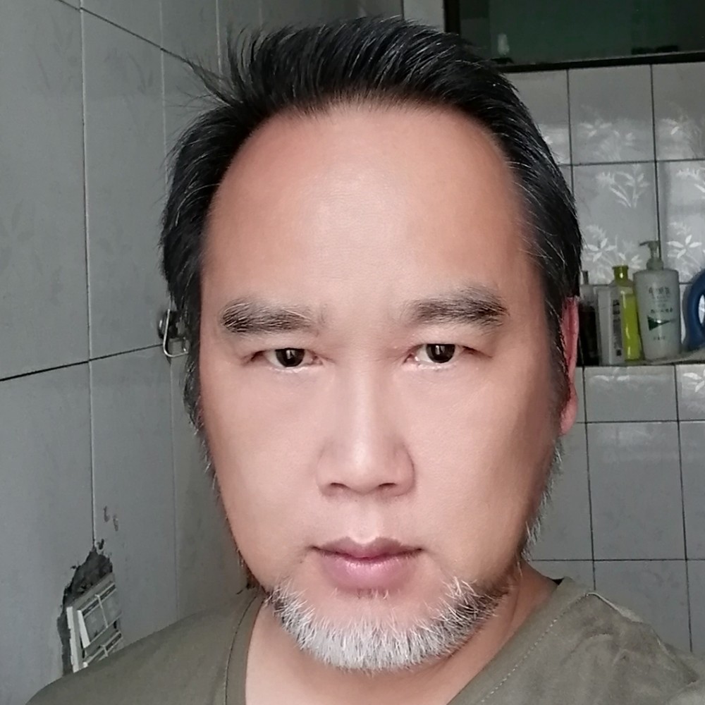 鲁逊的照片