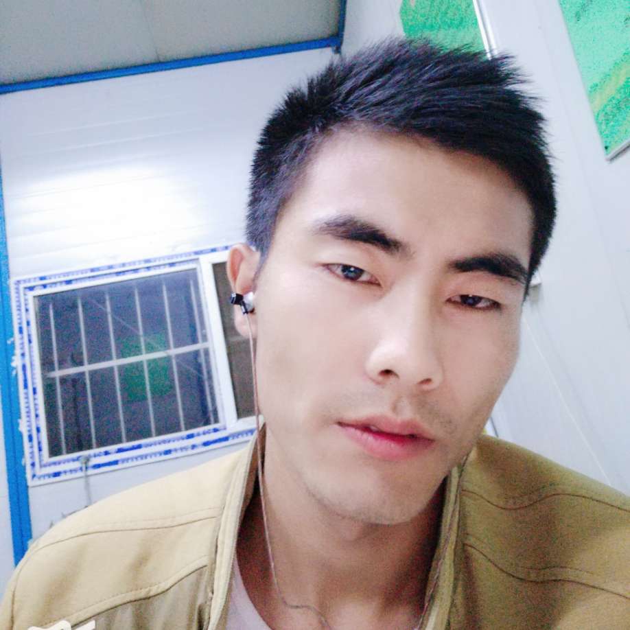 不听话的等待火车的照片