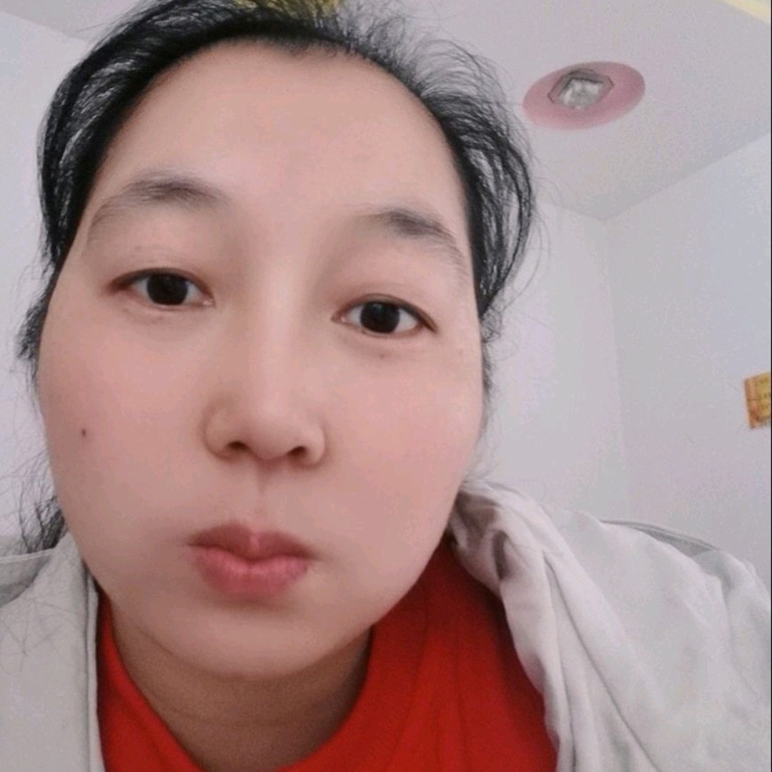 草莓相许平淡的照片