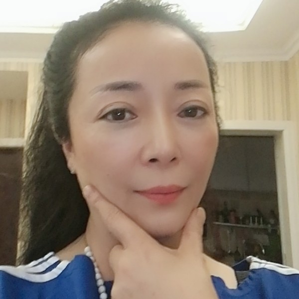 蝴蝶盛开的照片