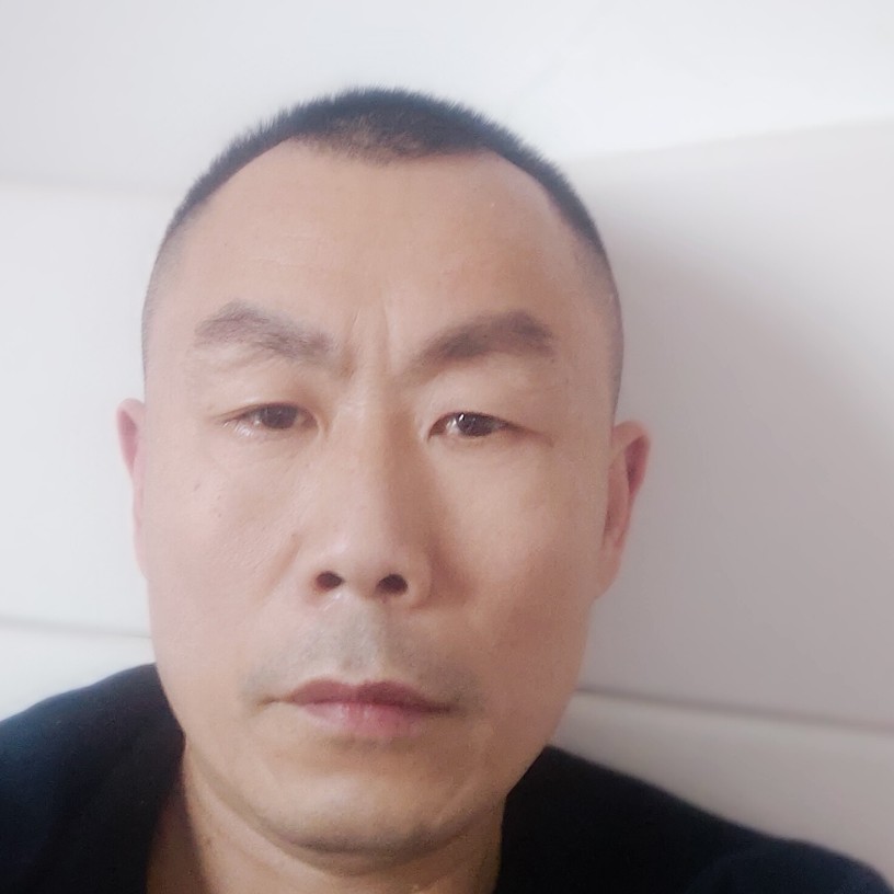 背包向翩飞的照片