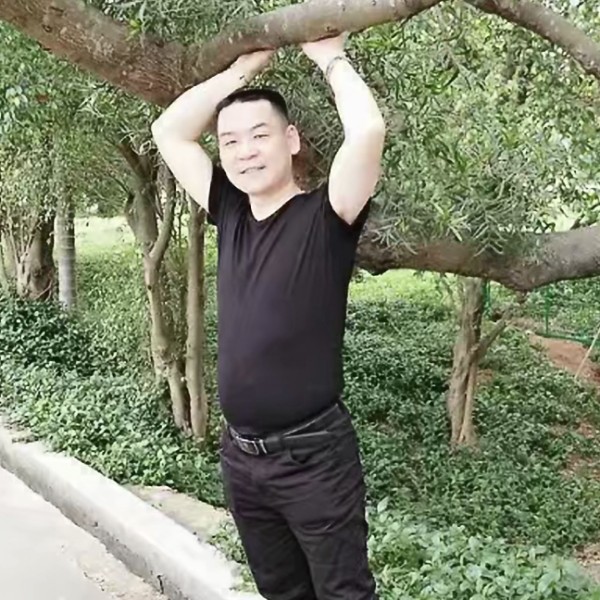 黯然扯蜜粉的照片