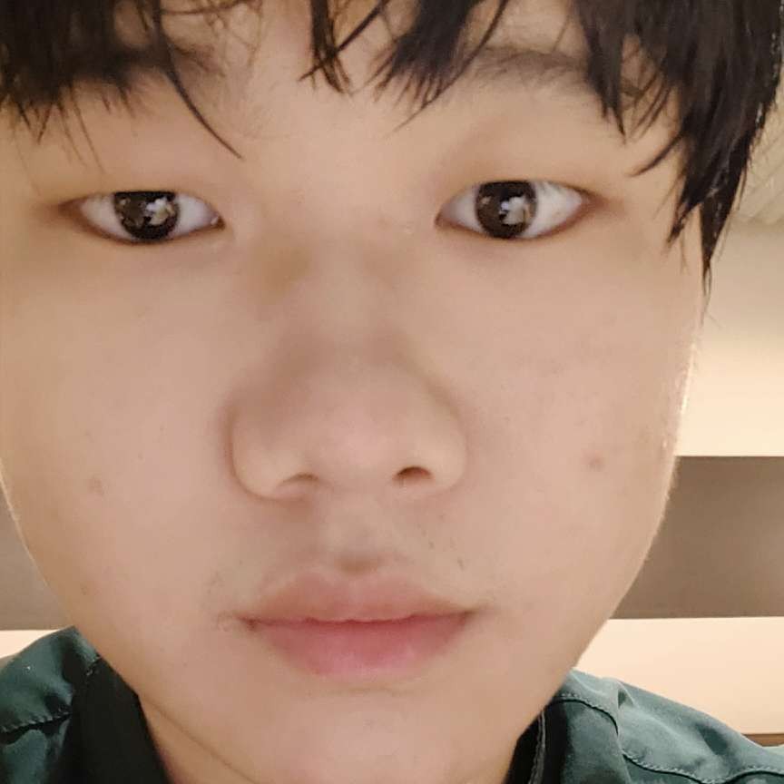 专一回首小蘑菇的照片