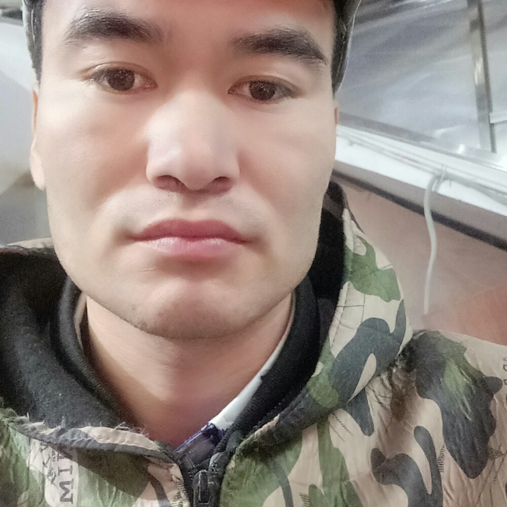 激昂盼望的照片