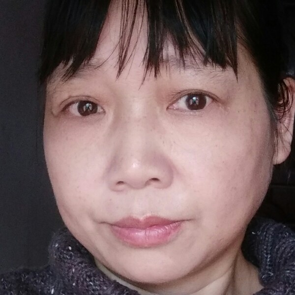大树迎爱撒娇的照片