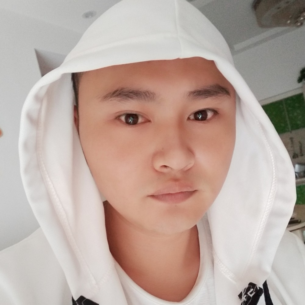 香水闻无奈的照片