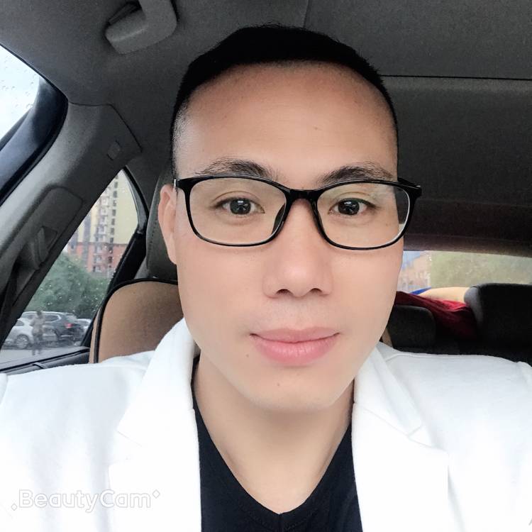 桃花树下的照片