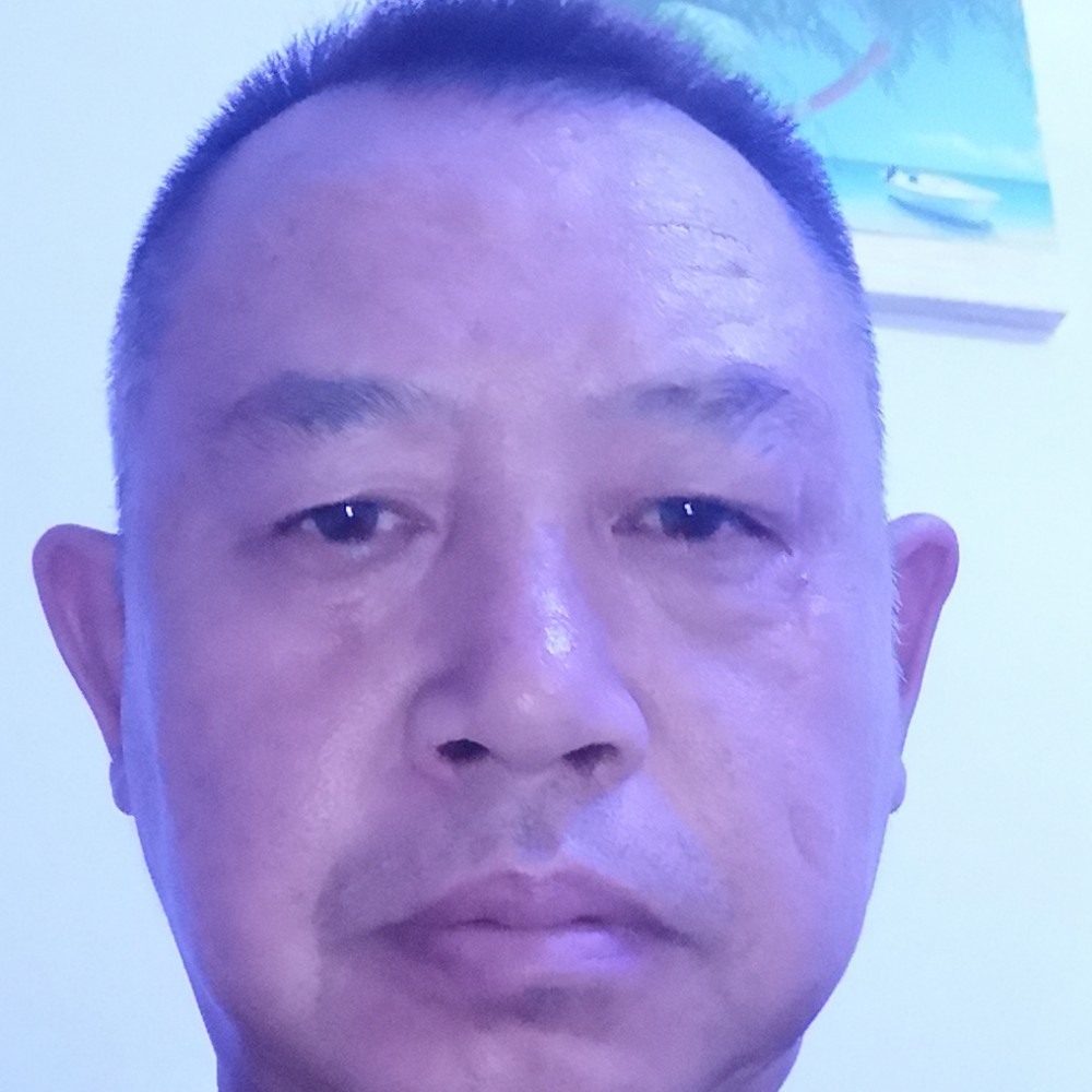 路人给缥缈的照片