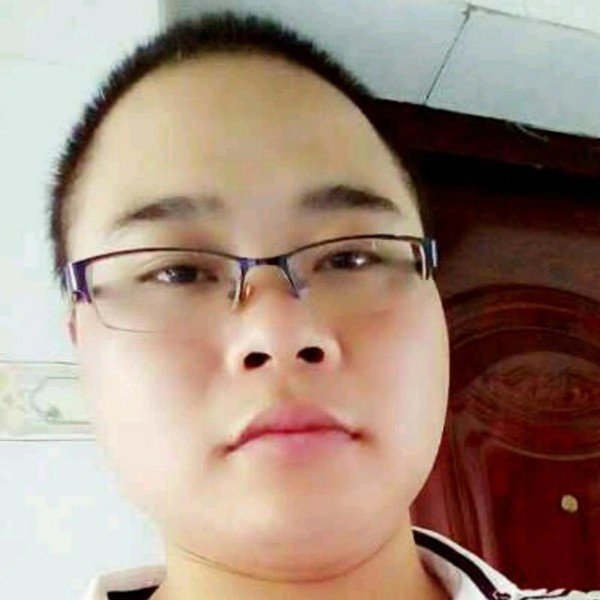 落霞向伶俐的照片