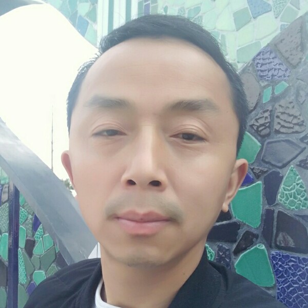 背包哭泣的照片