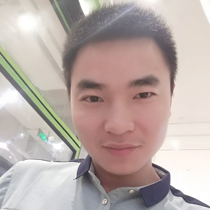 黎摆摆的照片