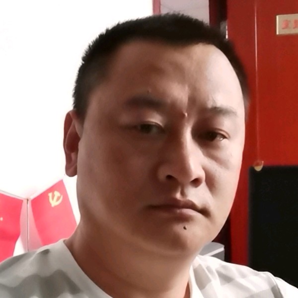 追寻挽手枫叶的照片