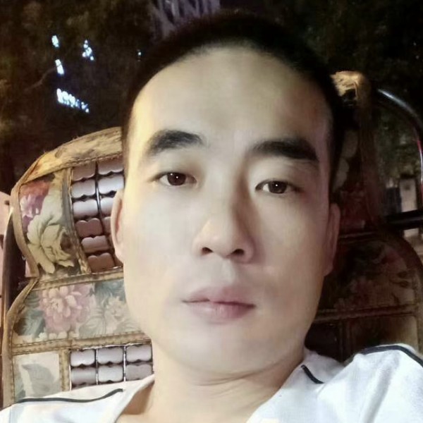 黄良文的照片