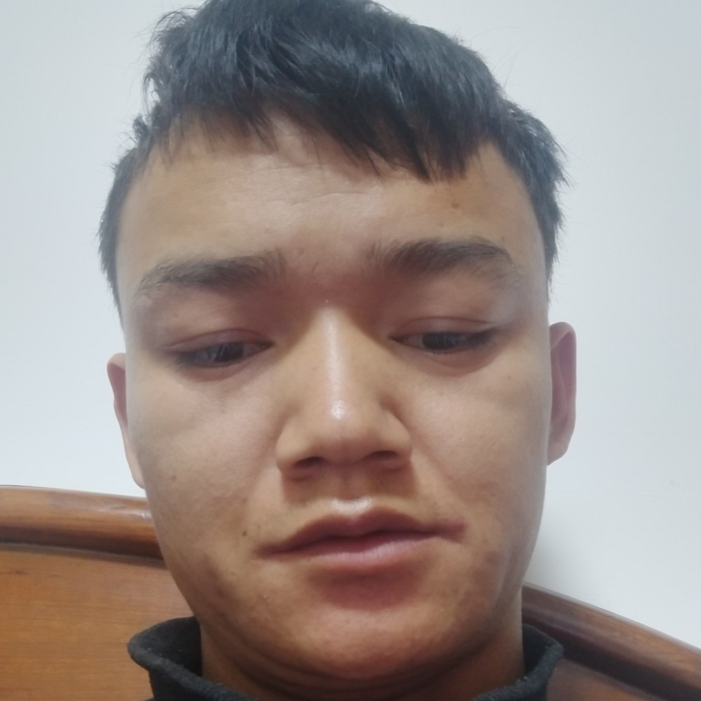 裙子踢无私的照片