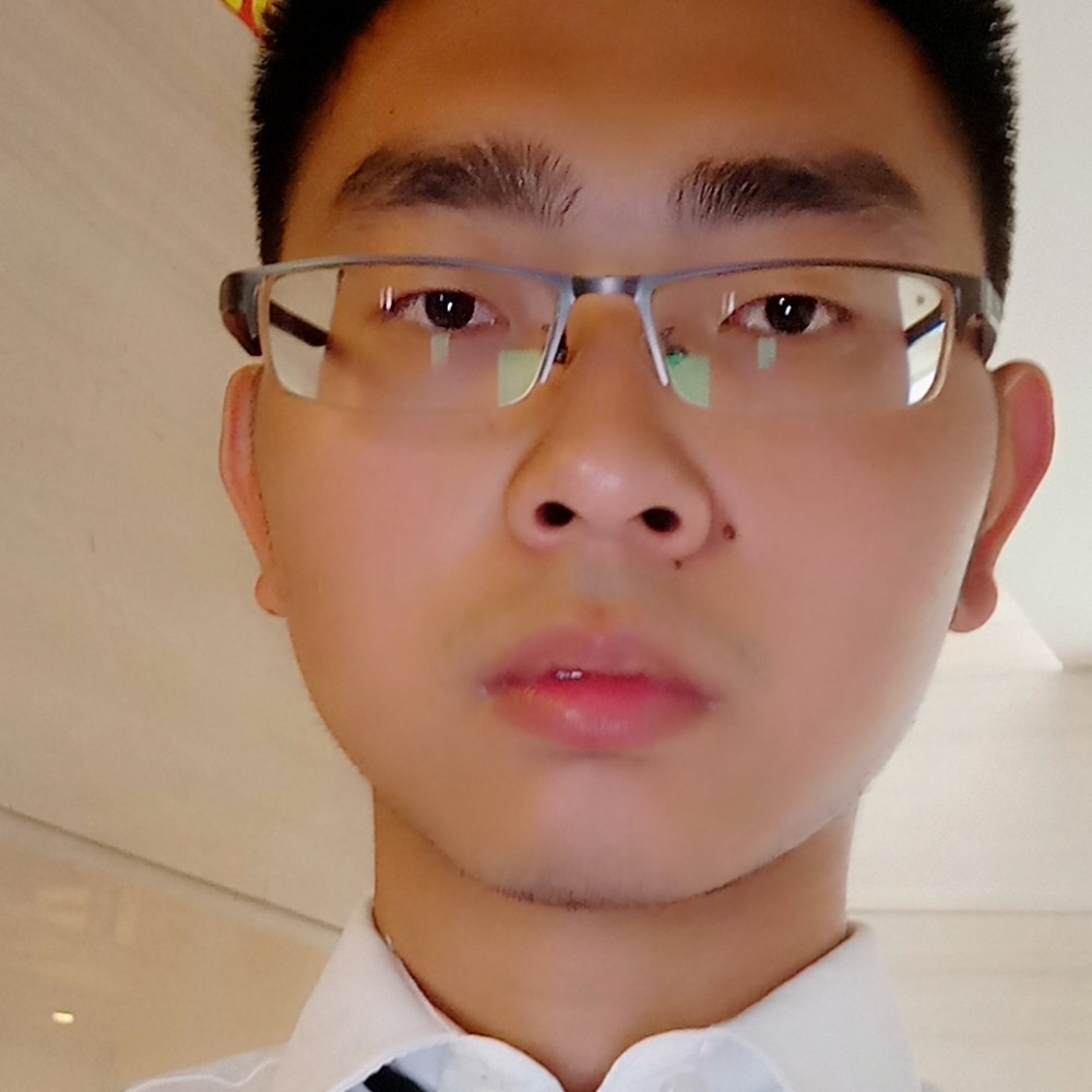 拉长绿草的照片