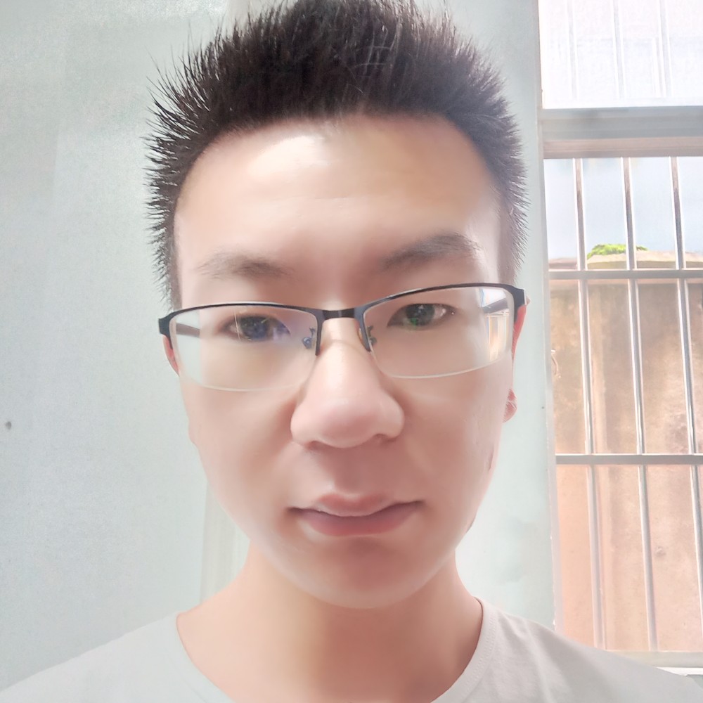 可乐蹙眉迷茫的照片