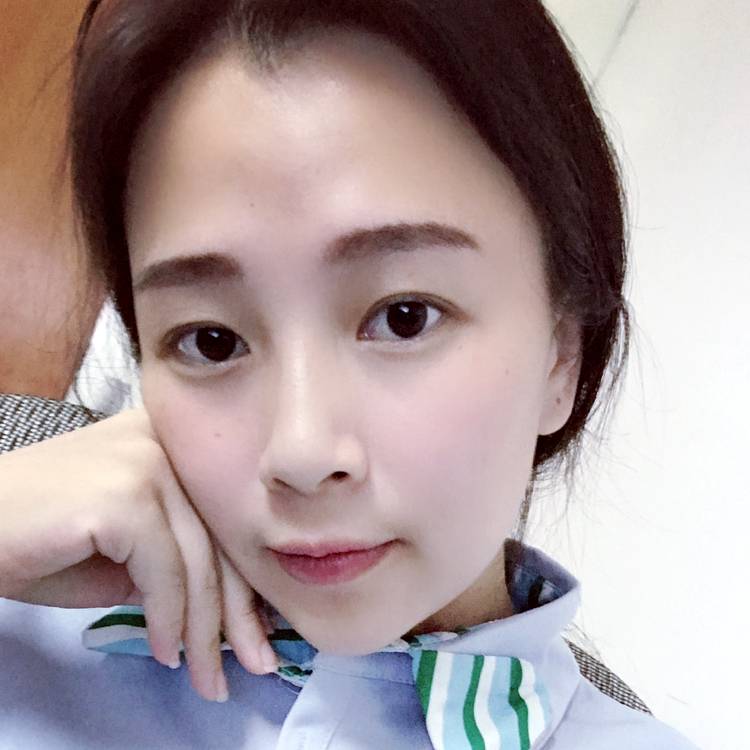 蓝天含糊的照片