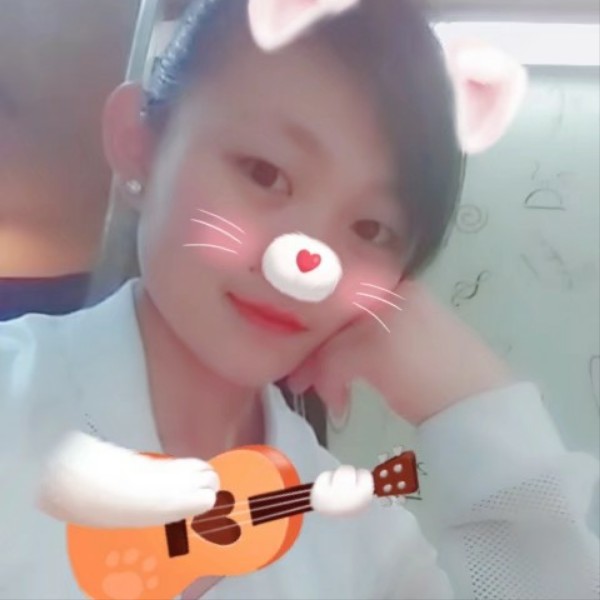 微微(๑• .的照片