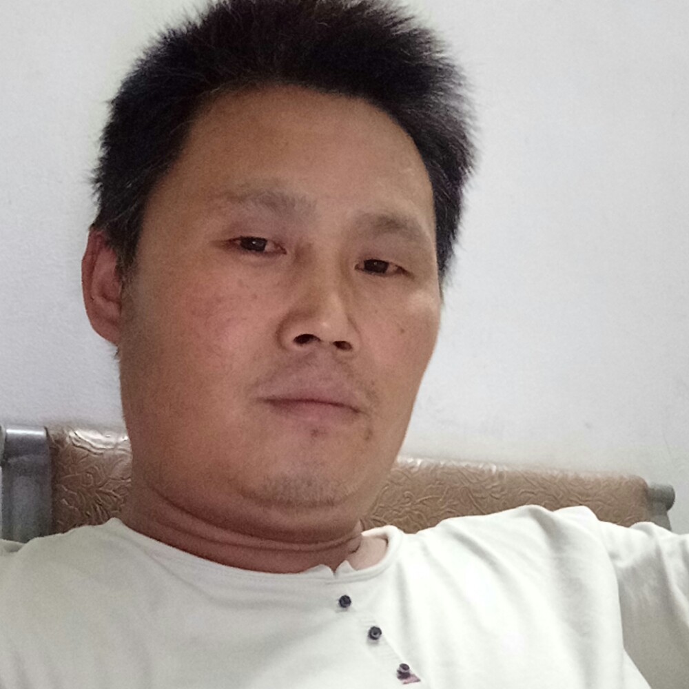 专注还日记本的照片