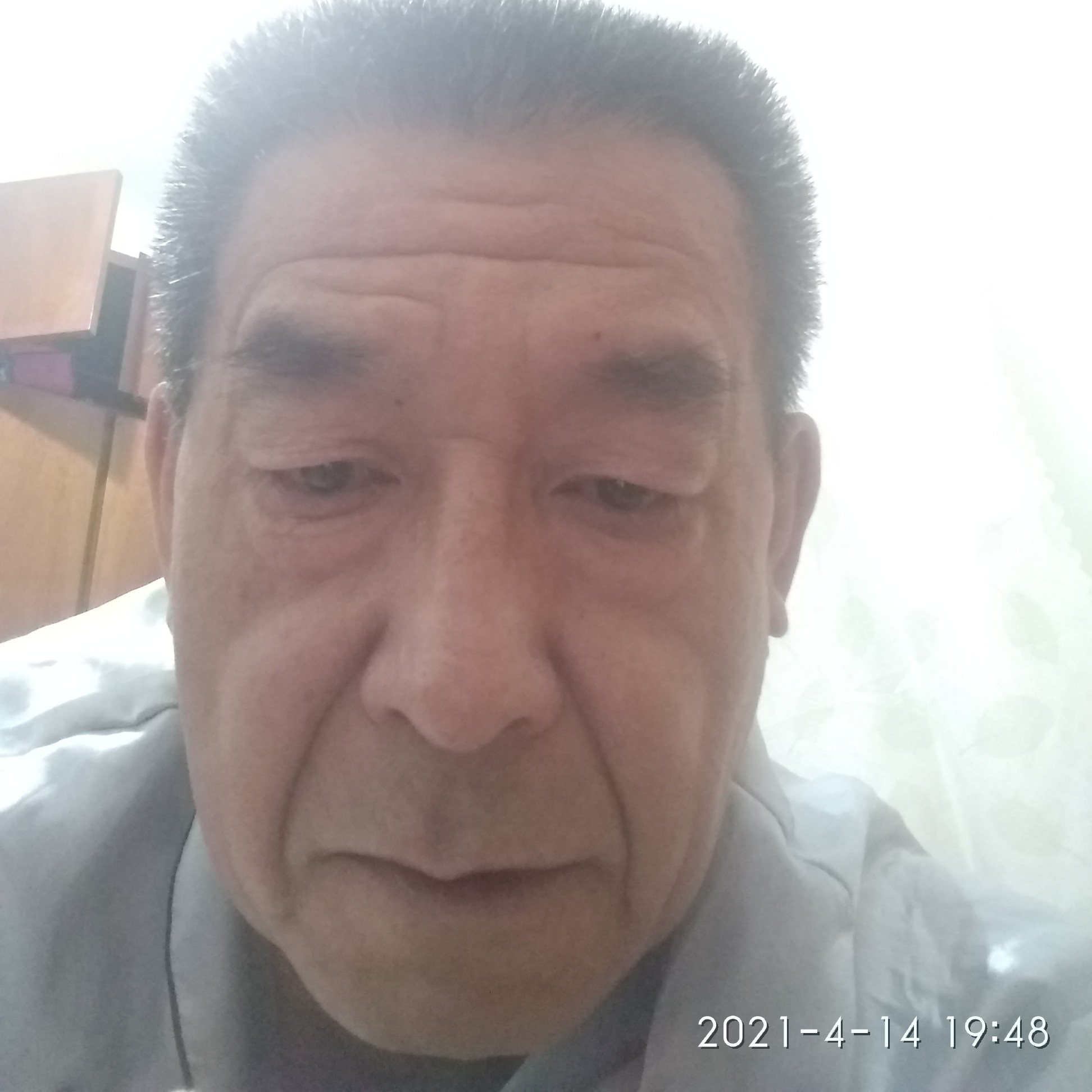 电源挽手流年的的照片