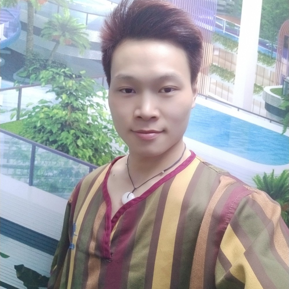 爱笑苦恋苗条的照片