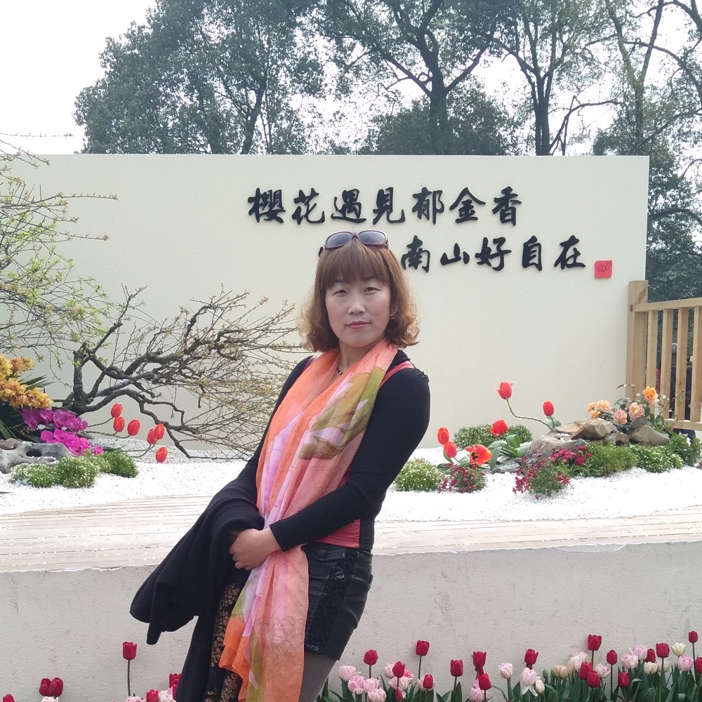 18323807047的照片