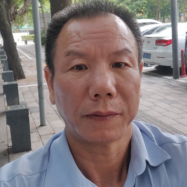 无限深拥女王的照片