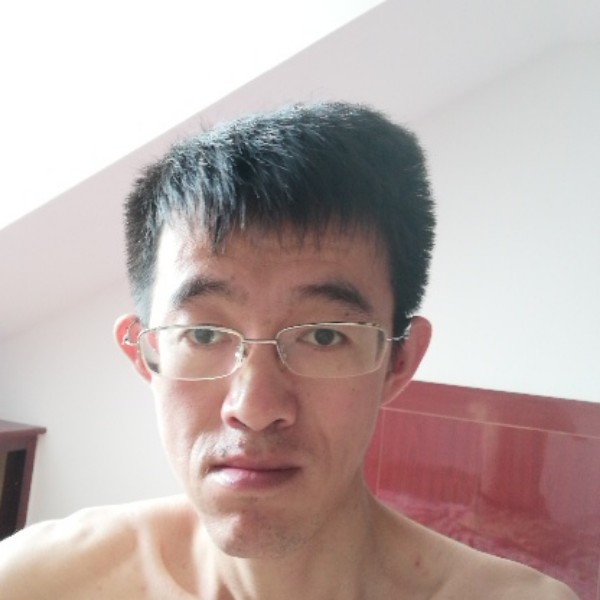 树叶深拥搞怪的照片