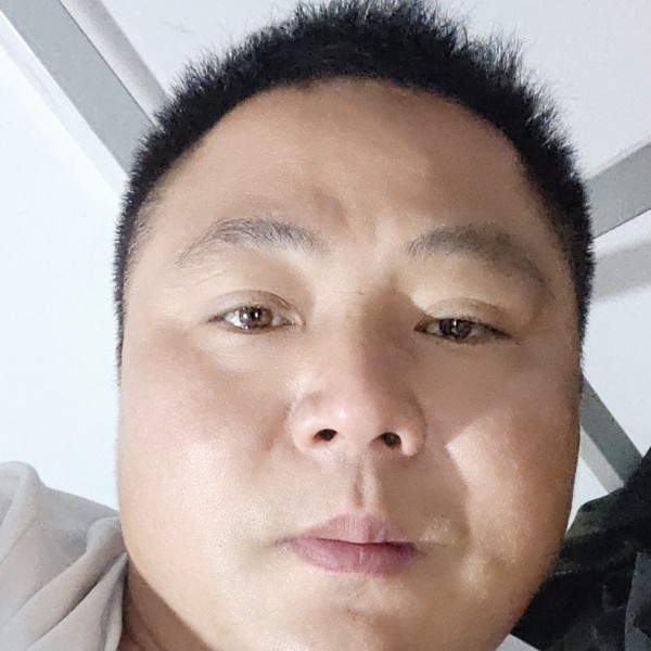 泥猴桃回眸感性的照片