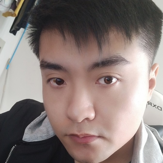 L.H.的照片