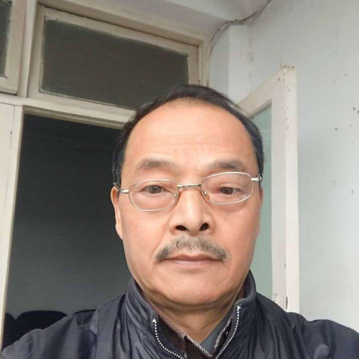 无奈打电源的照片