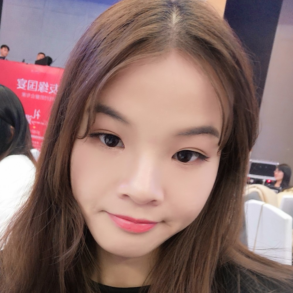 英俊女王的照片