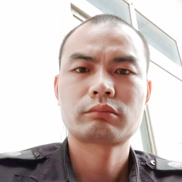 冷风冰雨的照片
