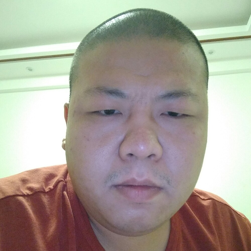 李伟佳的照片