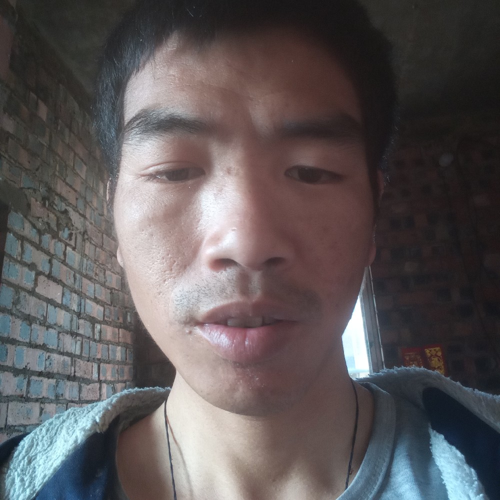 梁联朕的照片