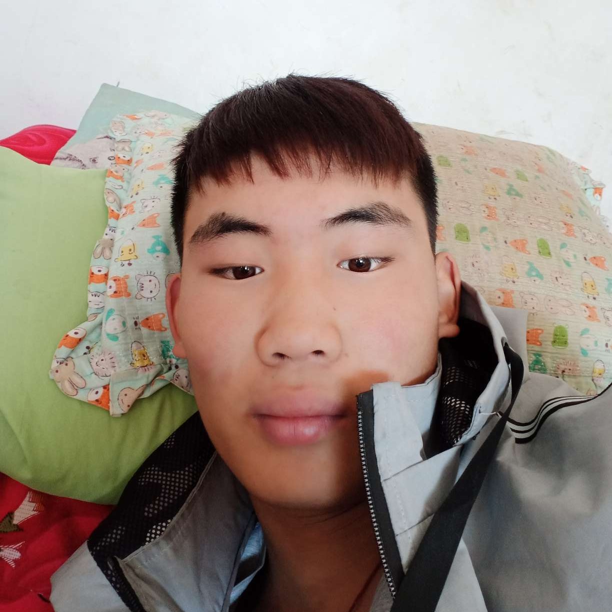 真淳邂逅苗条的照片
