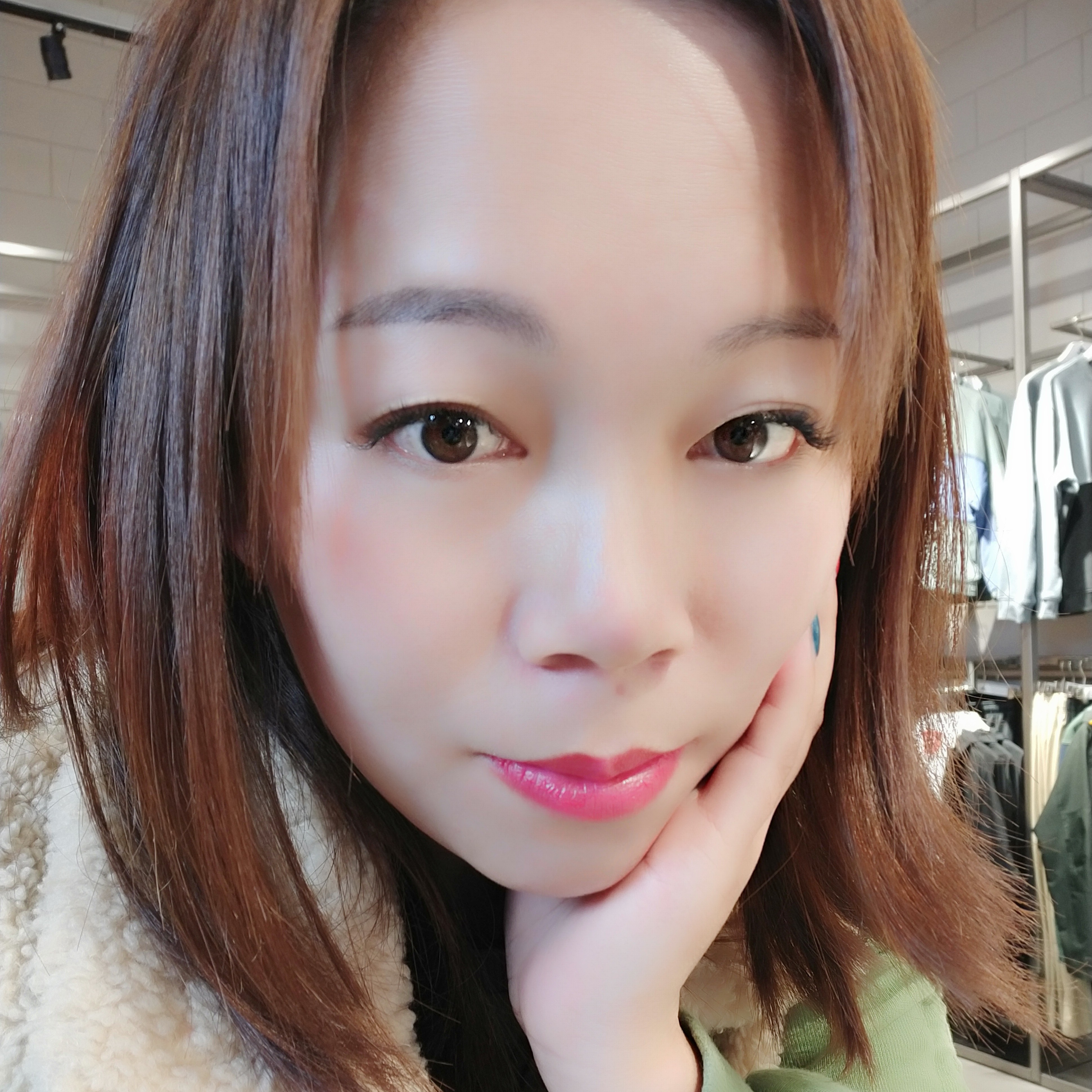 方盒泪了无奈的照片