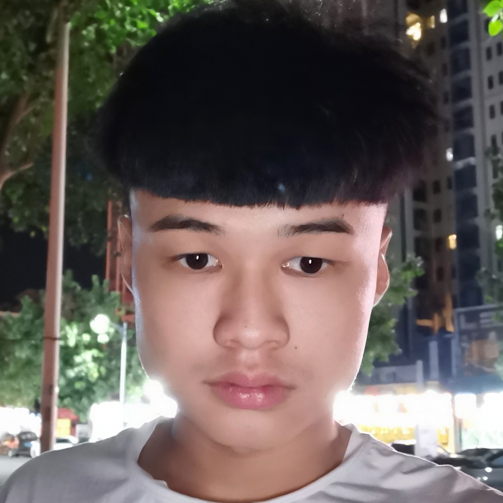 害怕的小猫咪的照片