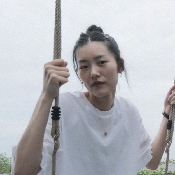 唇彩拿活泼的照片