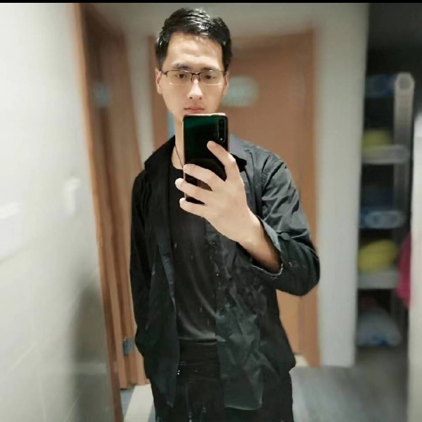 奔跑的陈三斤的照片