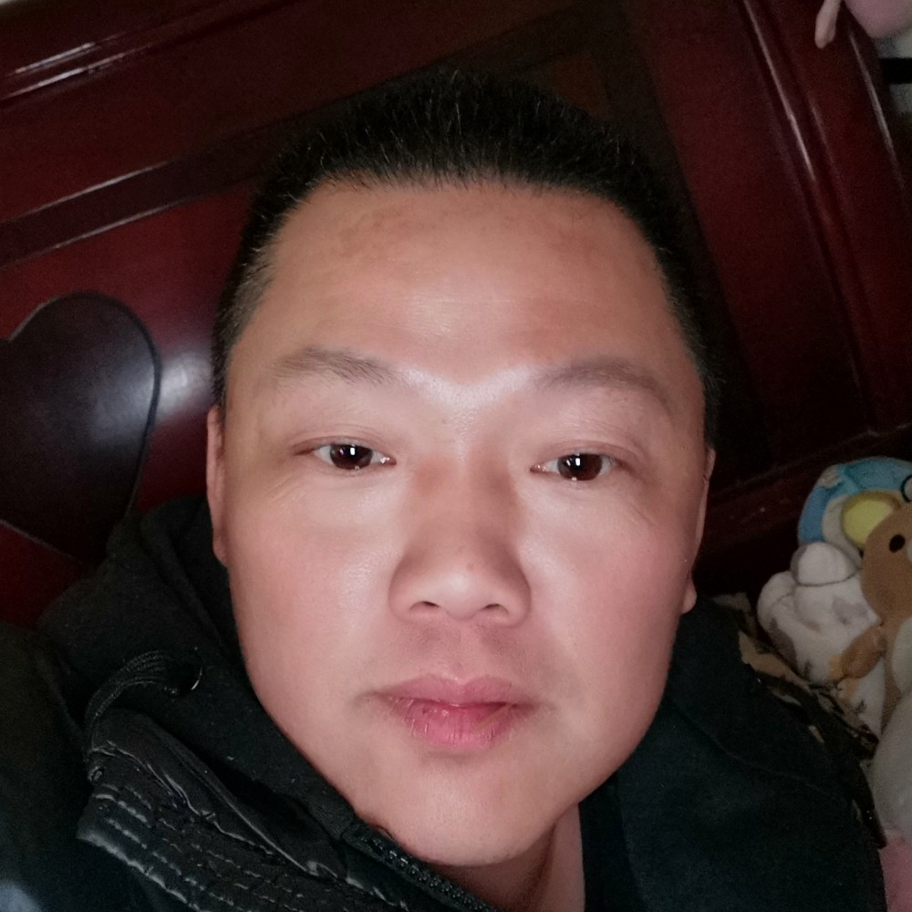 钥匙浅吻细心的照片