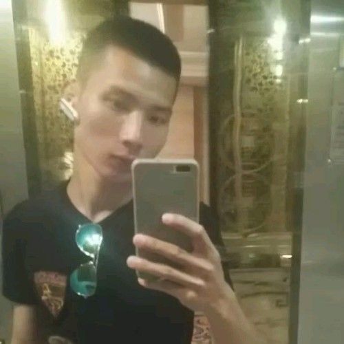 李  (玉 龍)的照片