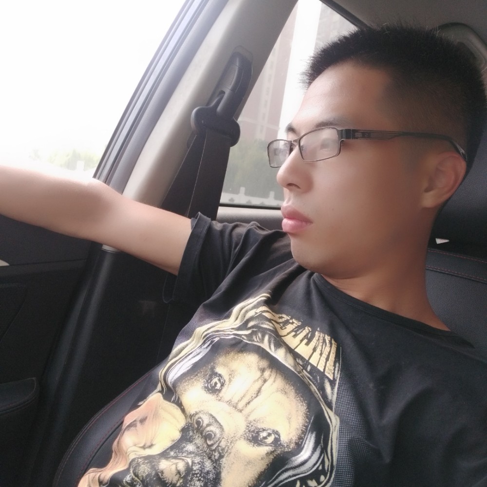 刻苦小哥哥的照片